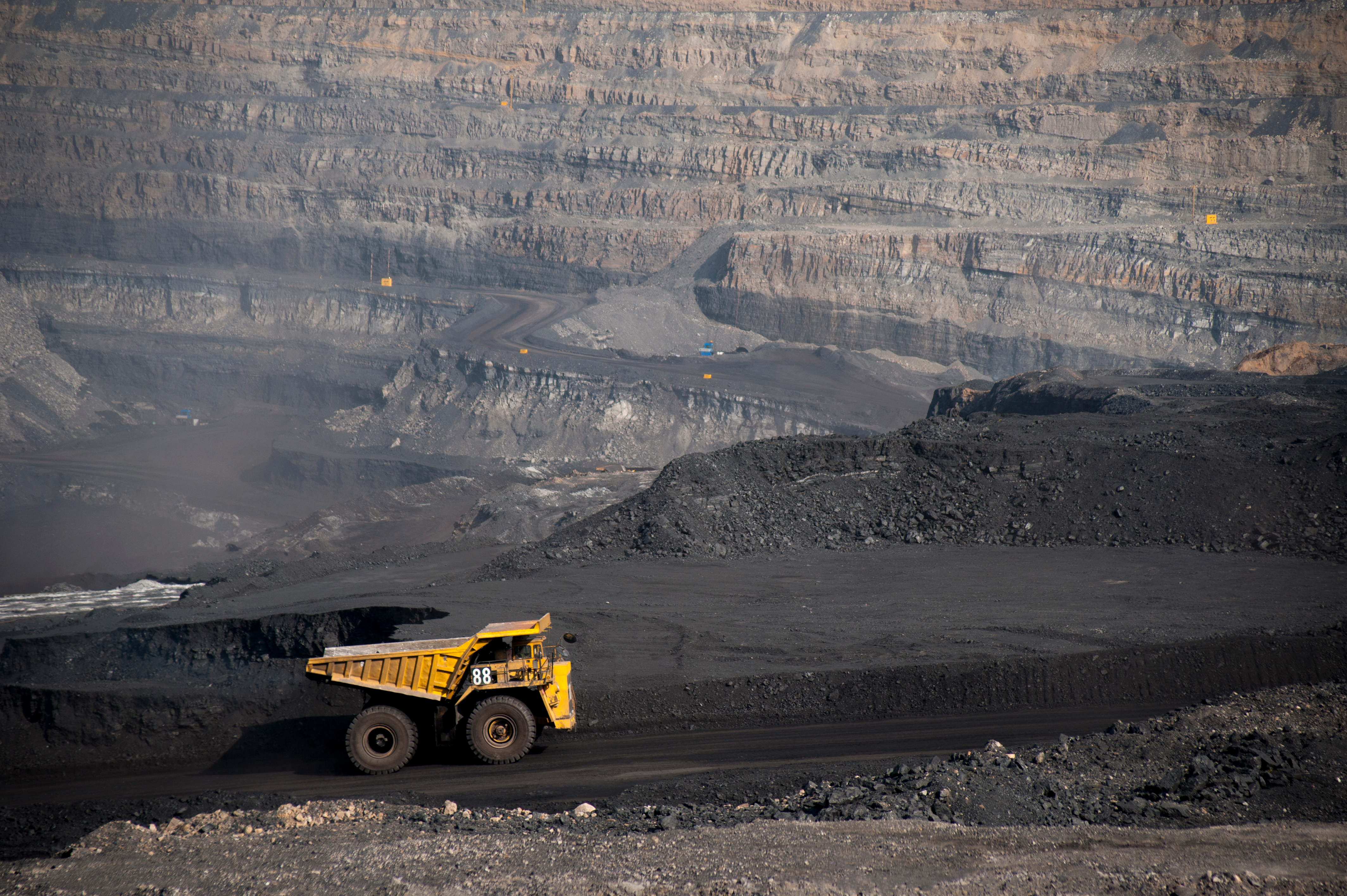 Основное преимущество добычи угля открытым способом. Угольная компания Эльгауголь. Эльгинское месторождение угля.